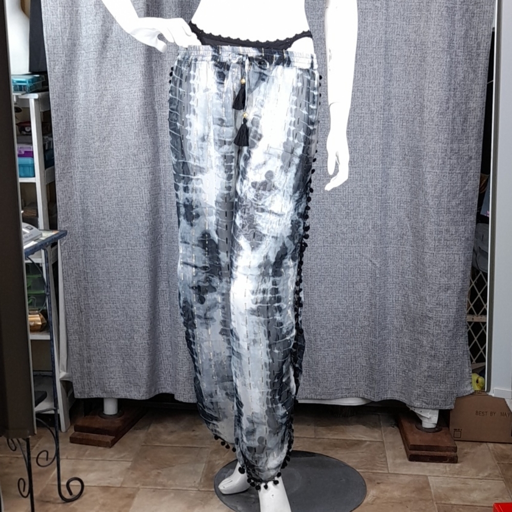 - Pom-pom Bikini Pant Cover-up Black & Gray & Tassel
